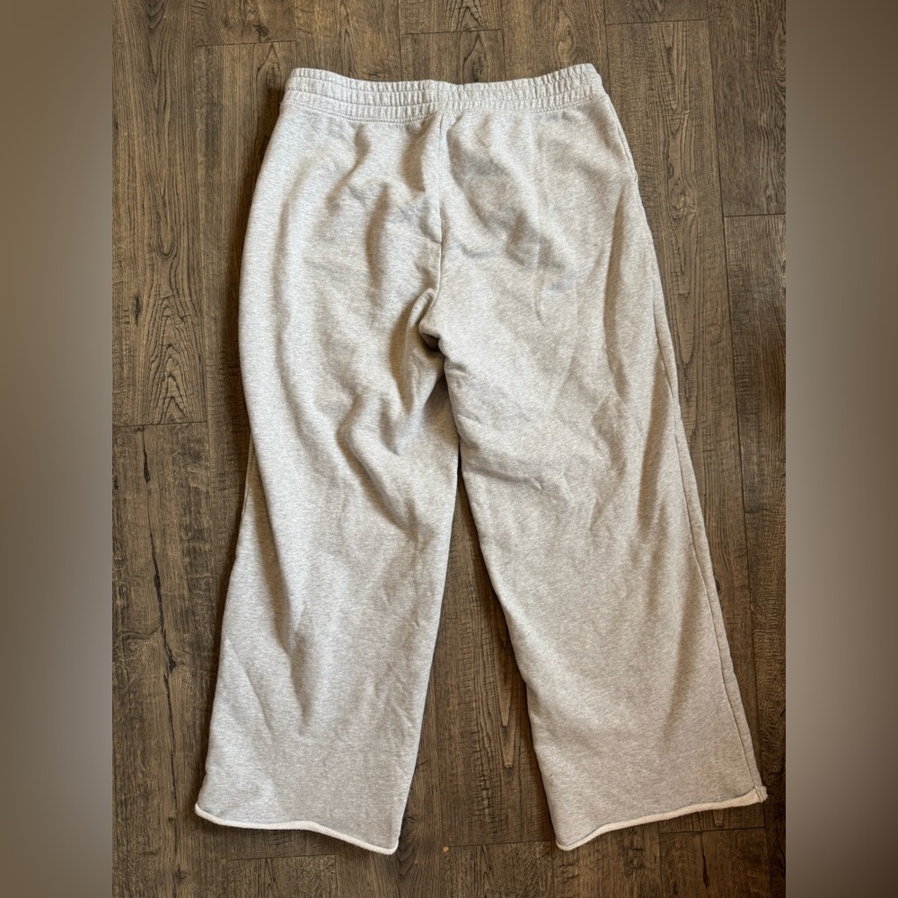 SOLD Aerie Grey Cloud Fleece Flare Sweatpants - Picture 4 of 4